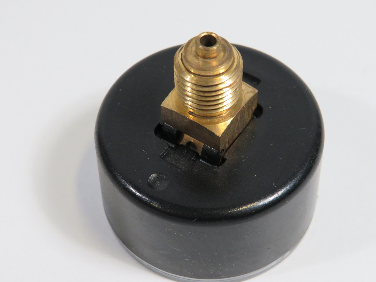 Festo 356759 MA-50-16-1/4 Pressure Gauge 0-230psi 0-16bar 2"D 1/4" Port USED