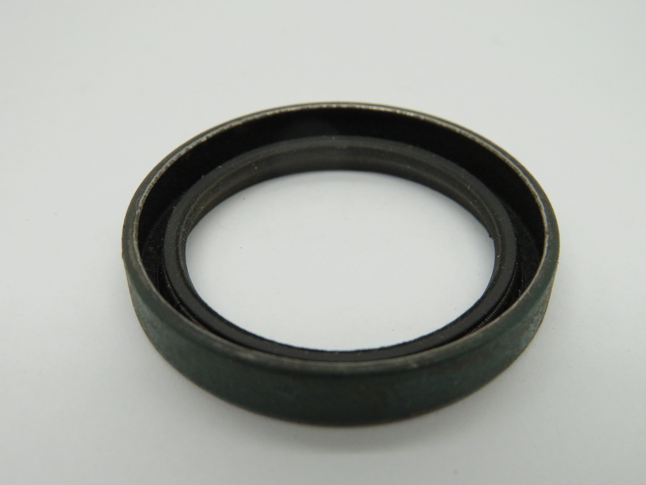Chicago Rawhide 12700 Oil Seal 32mm ID 42mm OD 7mm W ! NEW !