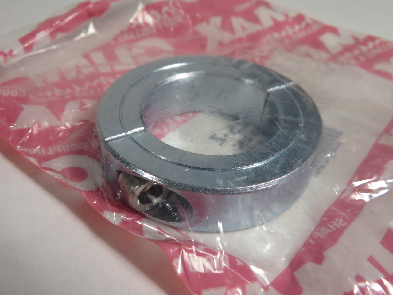 Climax 2C-125-Z Two-Piece Clamping Shaft Collar 1-1/4" ID 2-1/16" OD 1/2 W NWB