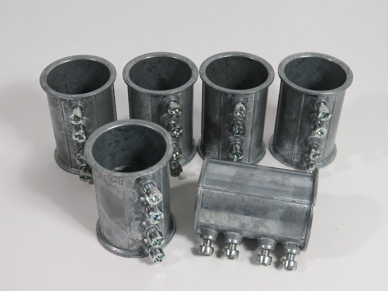 Bridgeport 243-DC Zinc EMT Set Screw Coupling 1-1/4" *Lot of 6* NEW