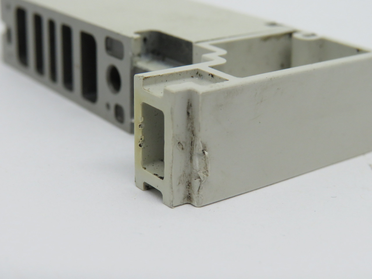 SMC VVQ2000-10A-1 Pneumatic Valve Blanking Plate SHELF WEAR USED