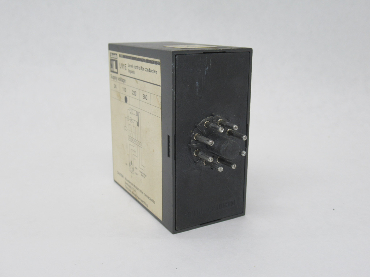 Lovato 31LV1E110 Level Control Relay 110V 8-Pin USED