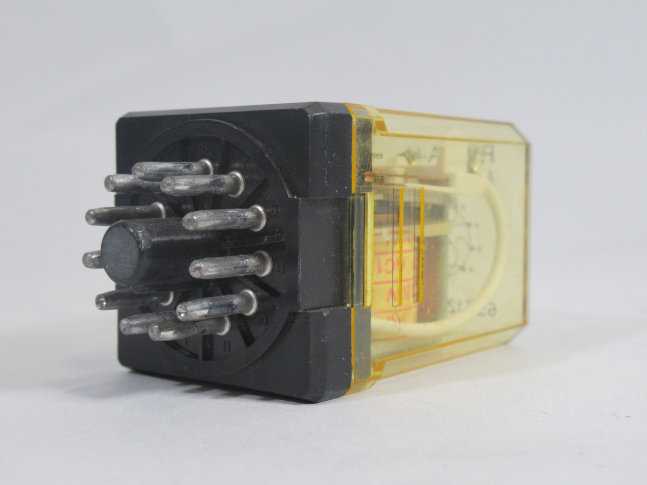 IDEC RR3PA-UAC120V Relay 120VAC 50/60Hz 10A/120/240VAC 30VDC USED