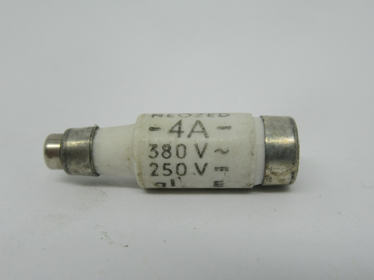Siemens NEOZED-4A Neozed Fuse Link 4A 380VAC 250VDC USED