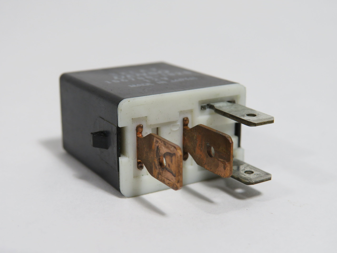 DENSO 156700-1020 Plug-In Relay 12VDC 4-Blade USED