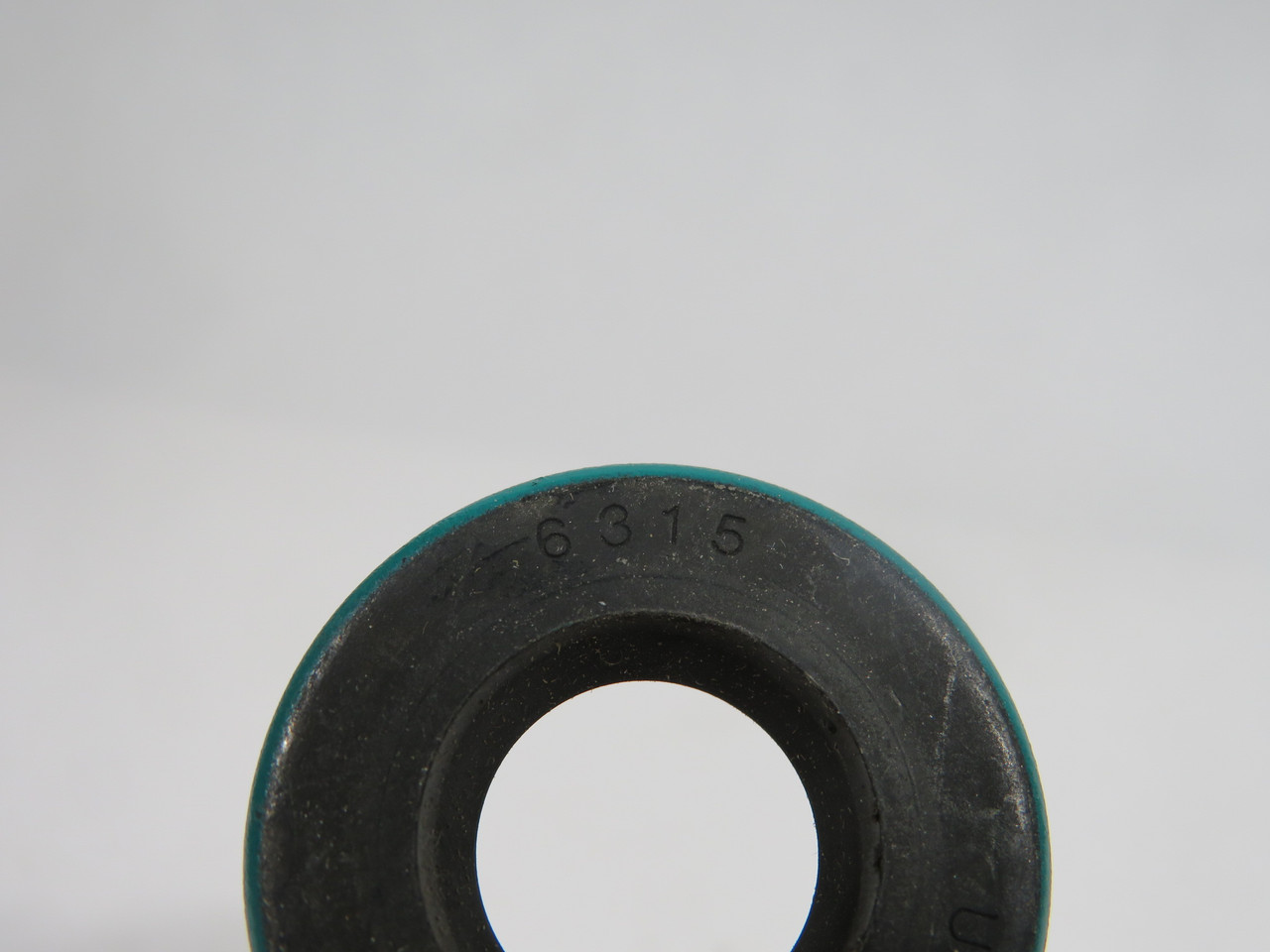 Chicago Rawhide 6315 Oil Seal 0.625" ID 1.250" OD 0.250" W SHELF WEAR NEW