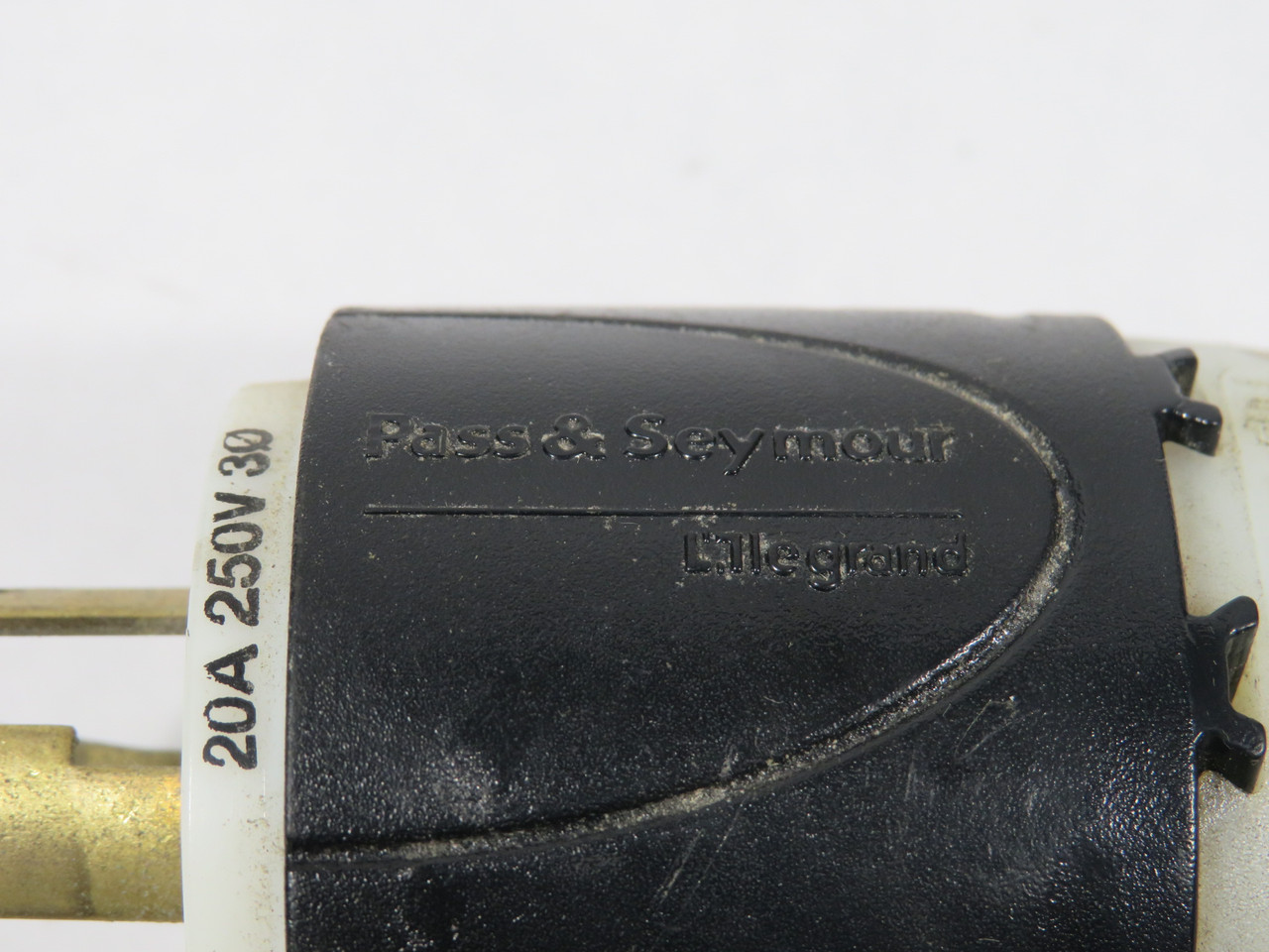 Pass & Seymour Legrand L1520P Turnlok Plug 20A 250V 4W 3P USED