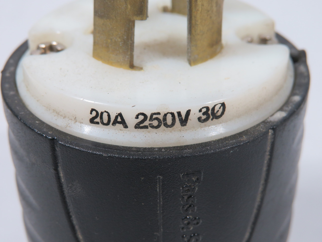 Pass & Seymour Legrand L1520P Turnlok Plug 20A 250V 4W 3P USED