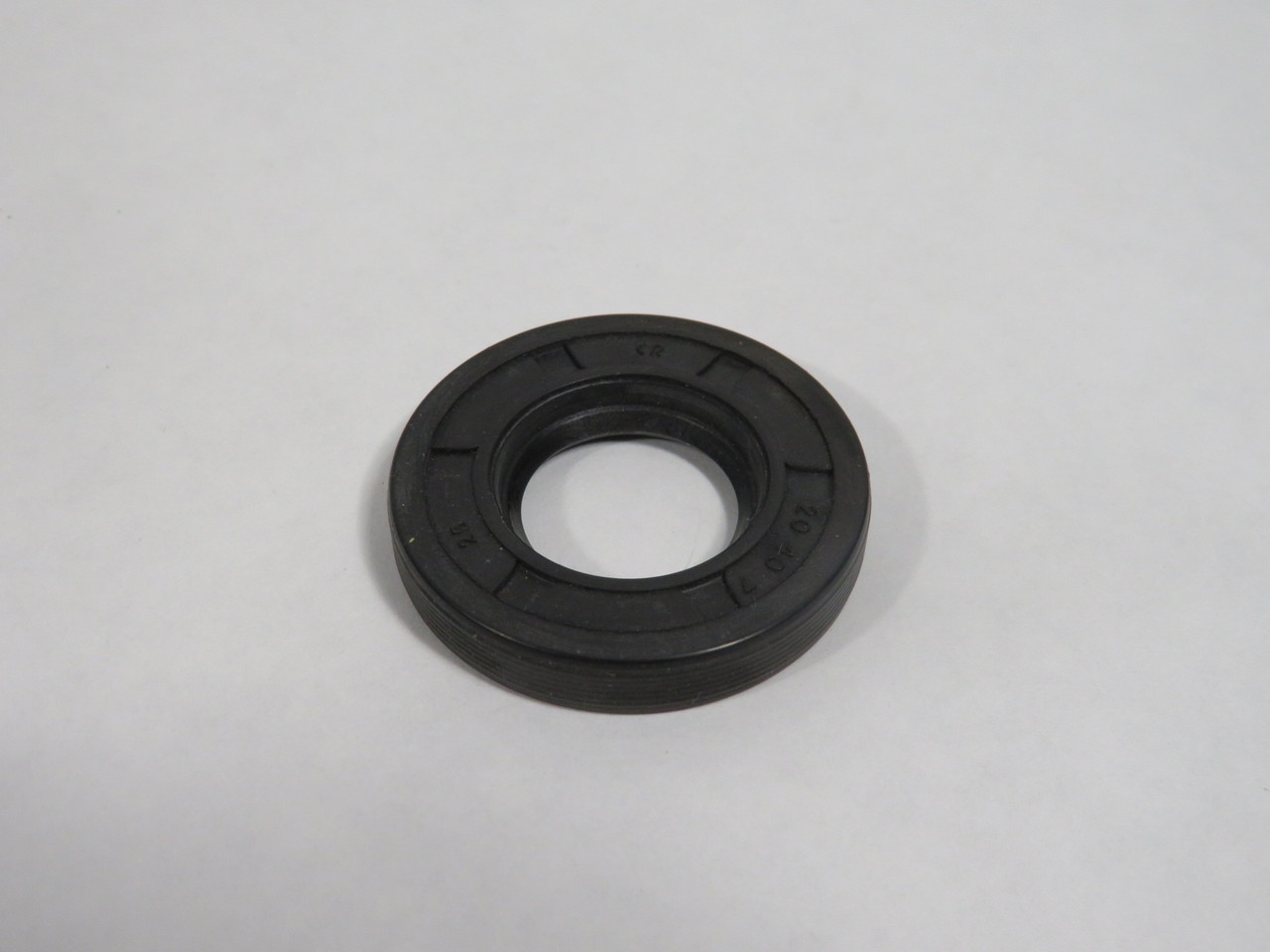 Chicago Rawhide 7942 Nitrile Oil Seal 20mm ID 40mm OD 7mm W NEW