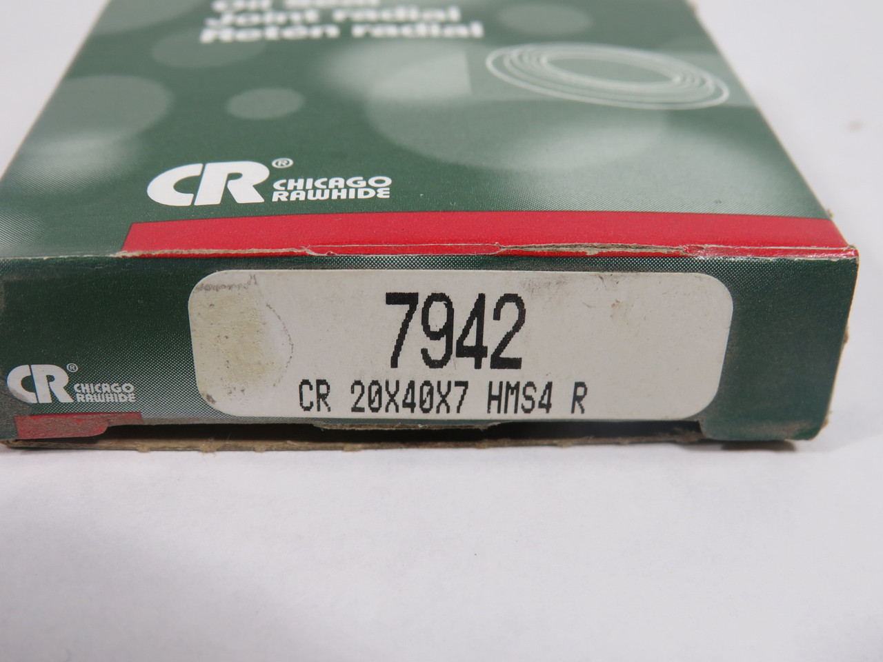 Chicago Rawhide 7942 Nitrile Oil Seal 20mm ID 40mm OD 7mm W NEW