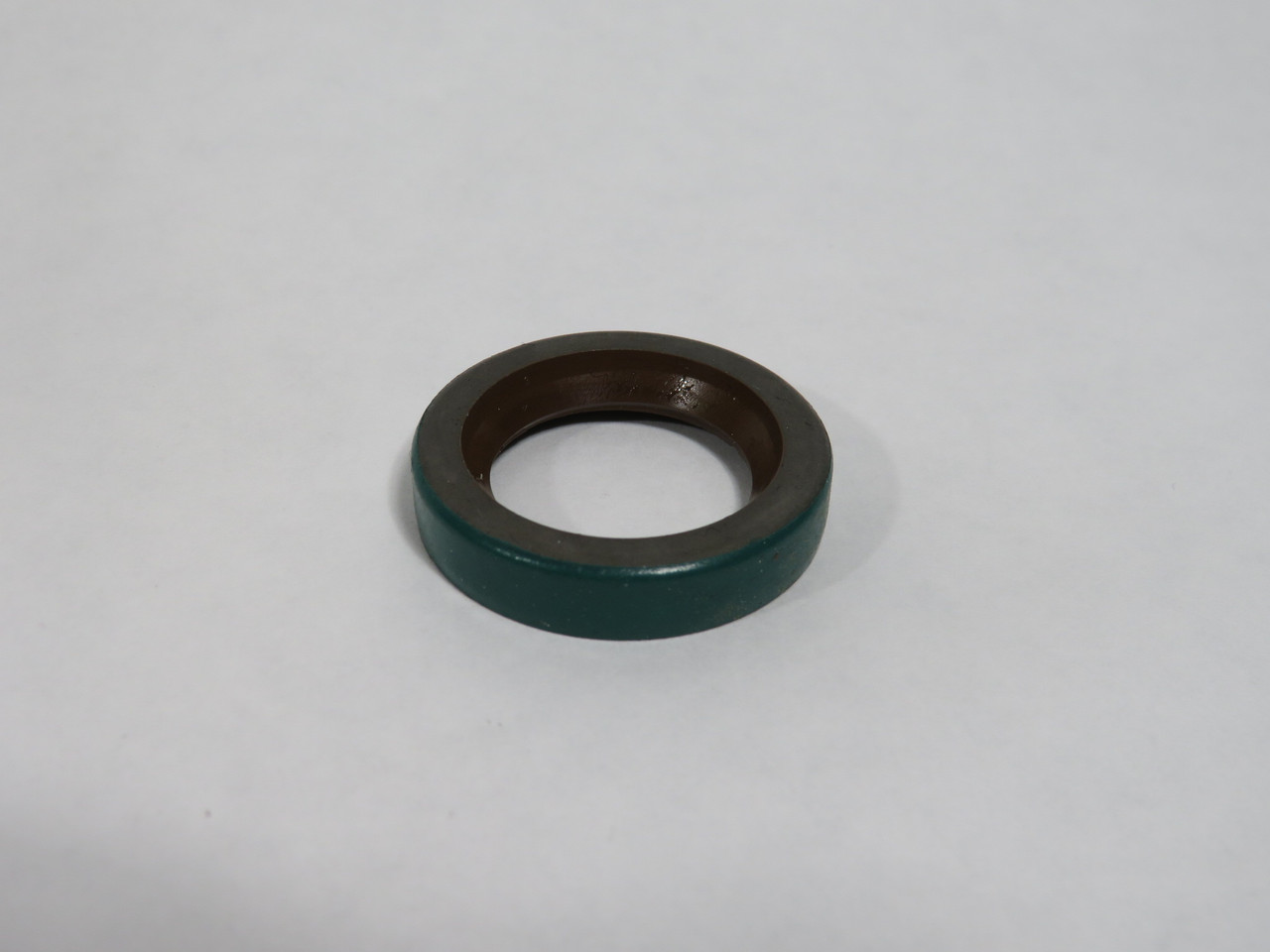 Chicago Rawhide 8621 Oil Seal 0.875" ID 1.25" OD 0.25" W BOX DAMAGE NEW