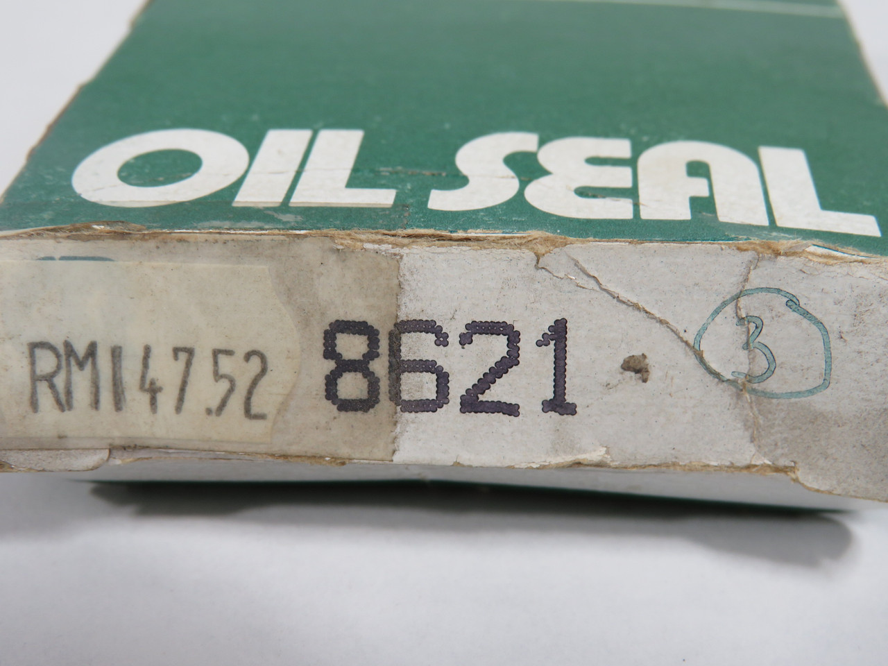 Chicago Rawhide 8621 Oil Seal 0.875" ID 1.25" OD 0.25" W BOX DAMAGE NEW
