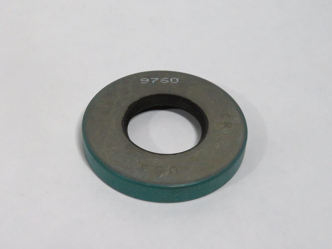 Chicago Rawhide 9760 Oil Seal 25mm ID 52mm OD 8mm W NEW