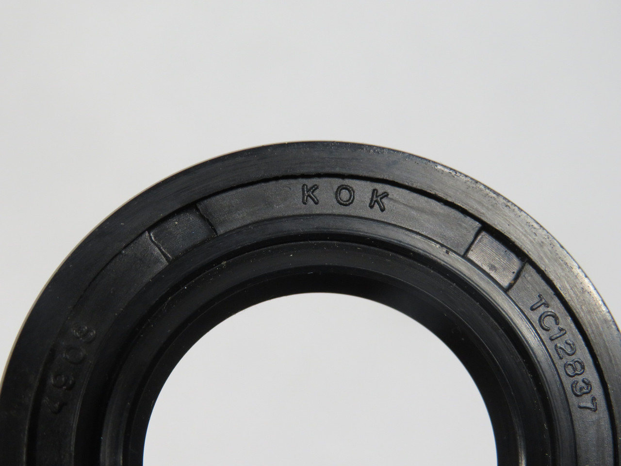 Chicago Rawhide 10964 Nitrile Oil Seal 28mm ID 48mm OD 8mm W KOK NEW