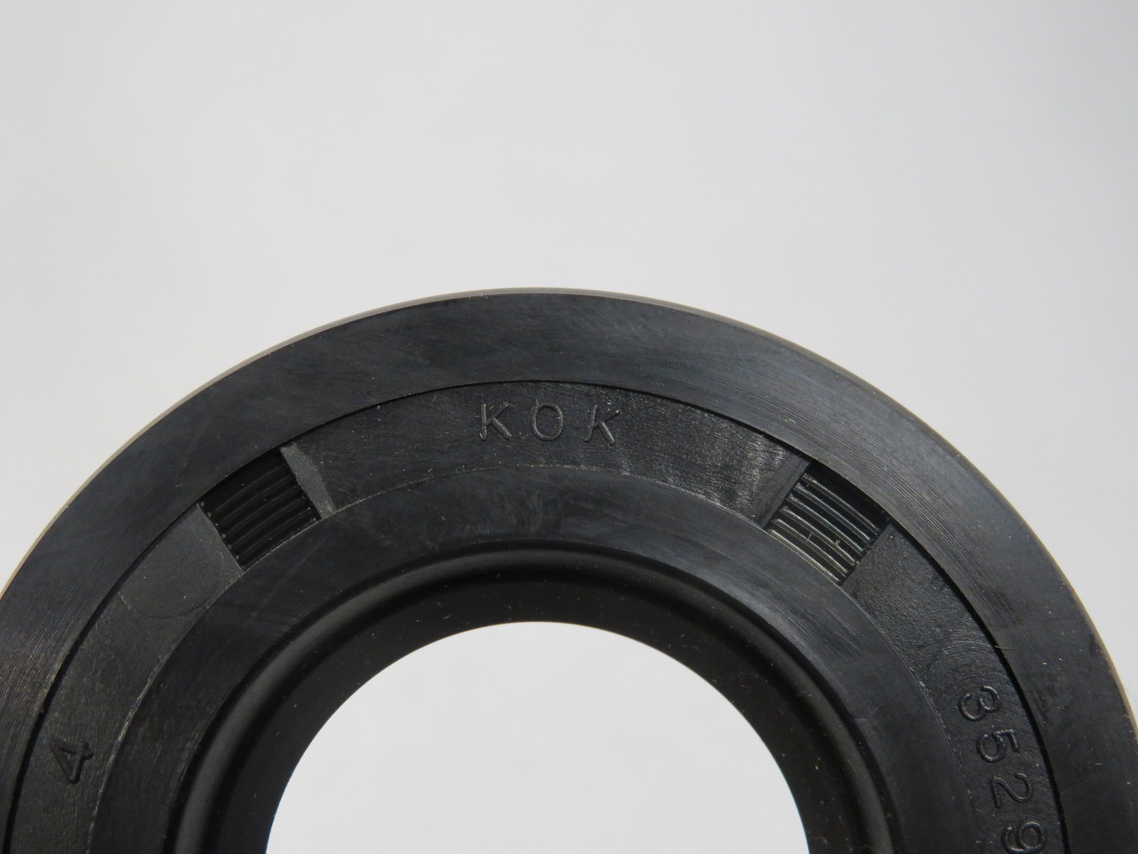 Chicago Rawhide 11667 Nitrile Oil Seal 30mm ID 62mm OD 10mm W KOK BOX DAMAGE NEW