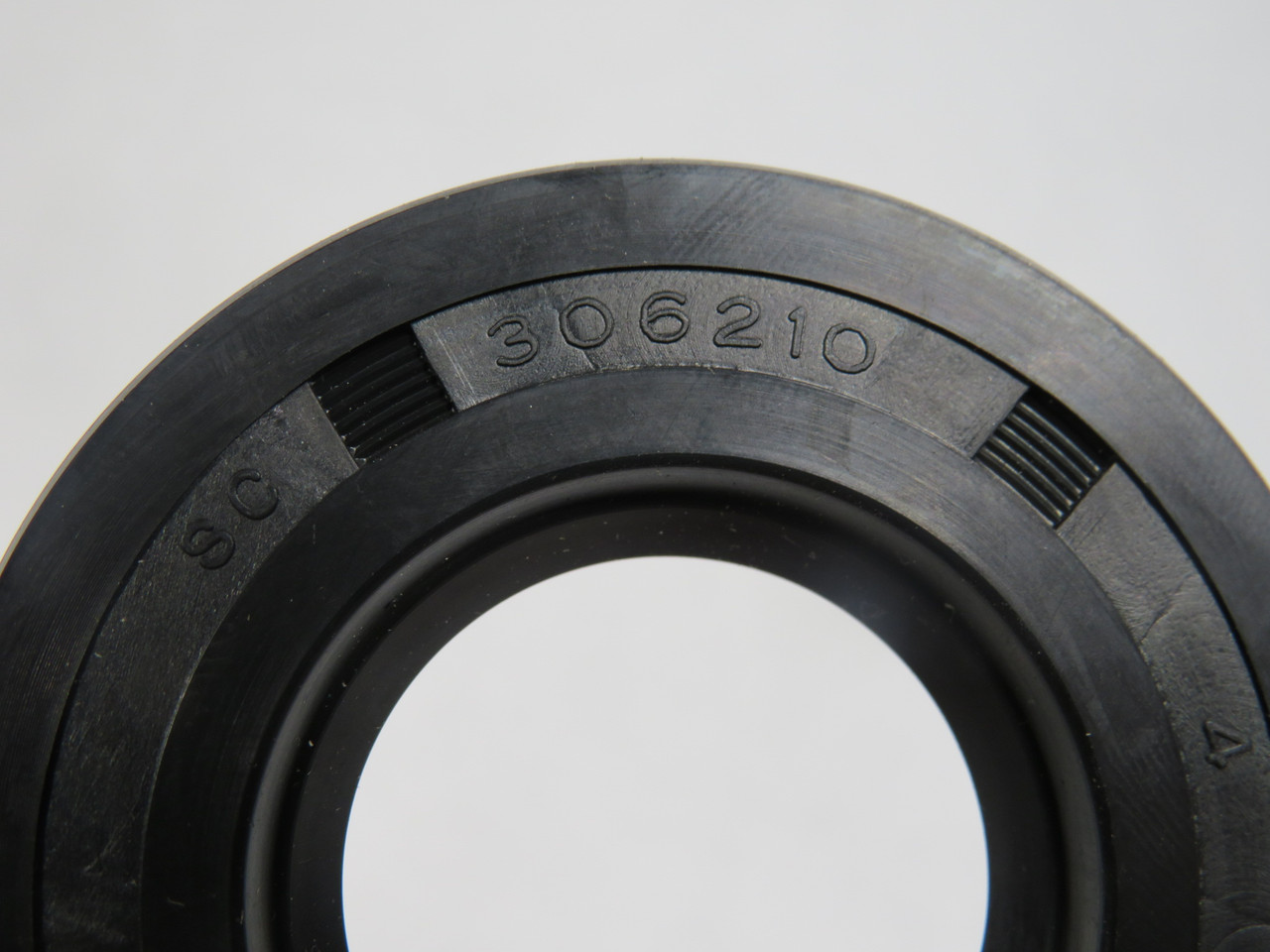 Chicago Rawhide 11667 Nitrile Oil Seal 30mm ID 62mm OD 10mm W KOK BOX DAMAGE NEW