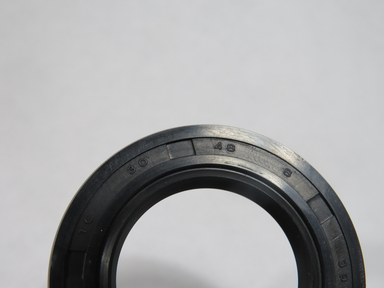 Chicago Rawhide 11688 Nitrile Oil Seal 30mm ID 48mm OD 8mm W KOK NEW