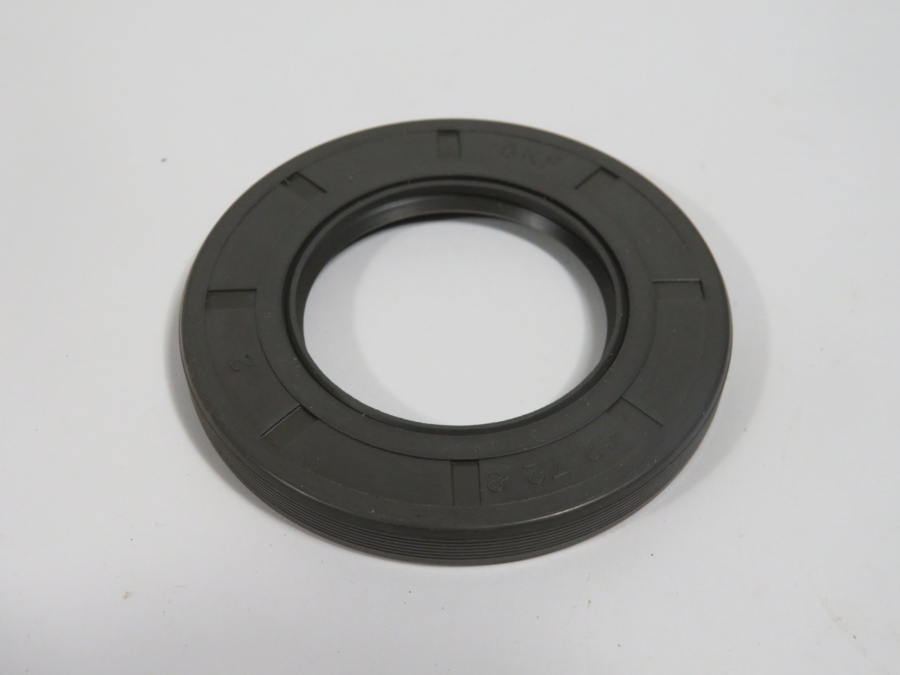 SKF 563122 Nitrile Oil Seal 42mm ID 72mm OD 8mm W NEW