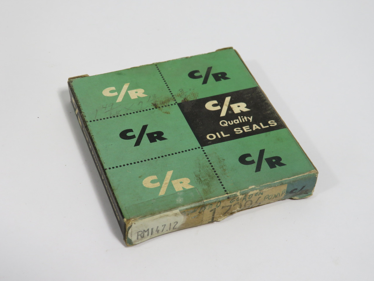 Chicago Rawhide 17286 Oil Seal 1.7720" ID 2.416" OD 0.375" ID SHELF WEAR NEW