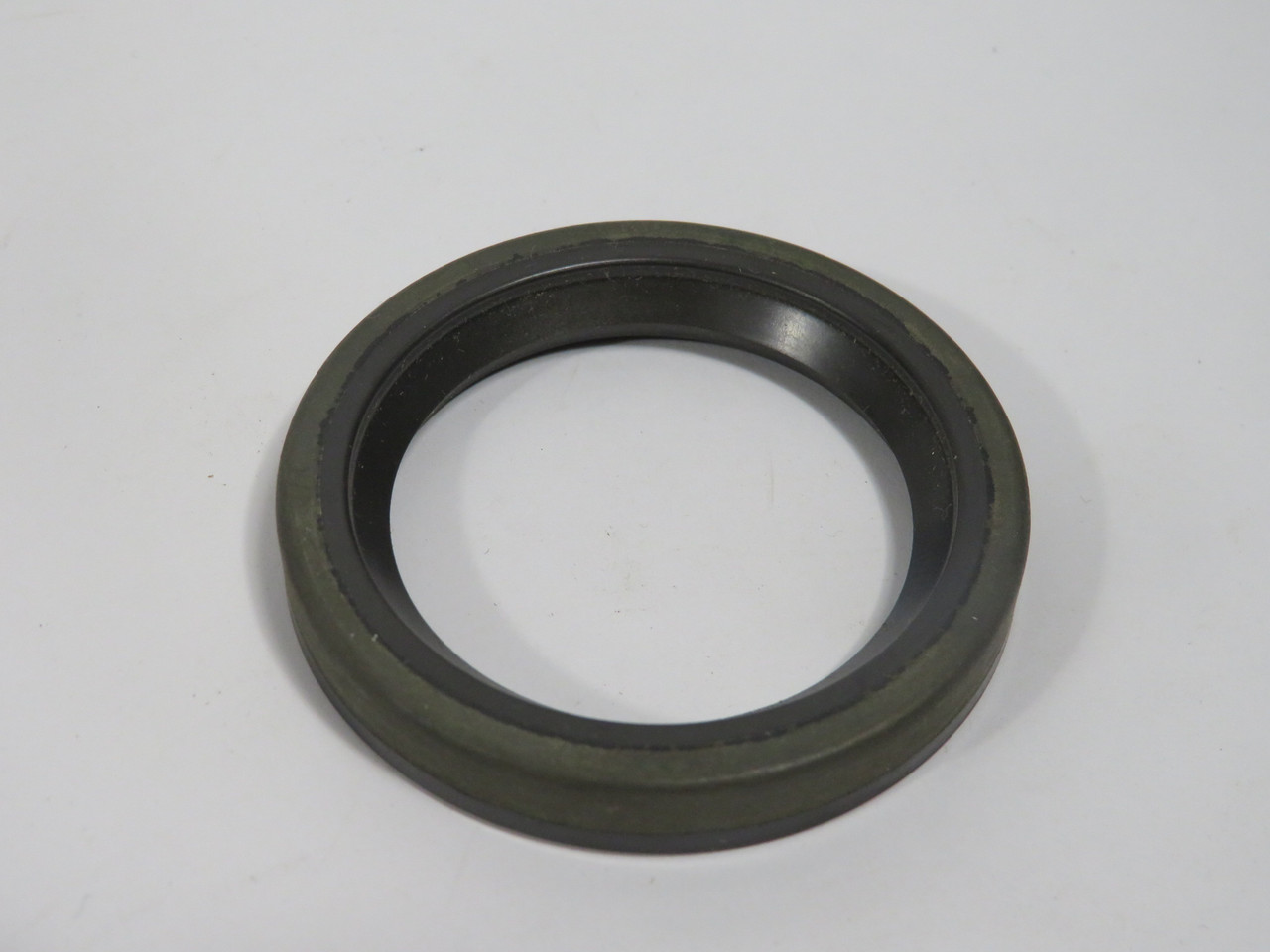 Chicago Rawhide 17286 Oil Seal 1.7720" ID 2.416" OD 0.375" ID SHELF WEAR NEW
