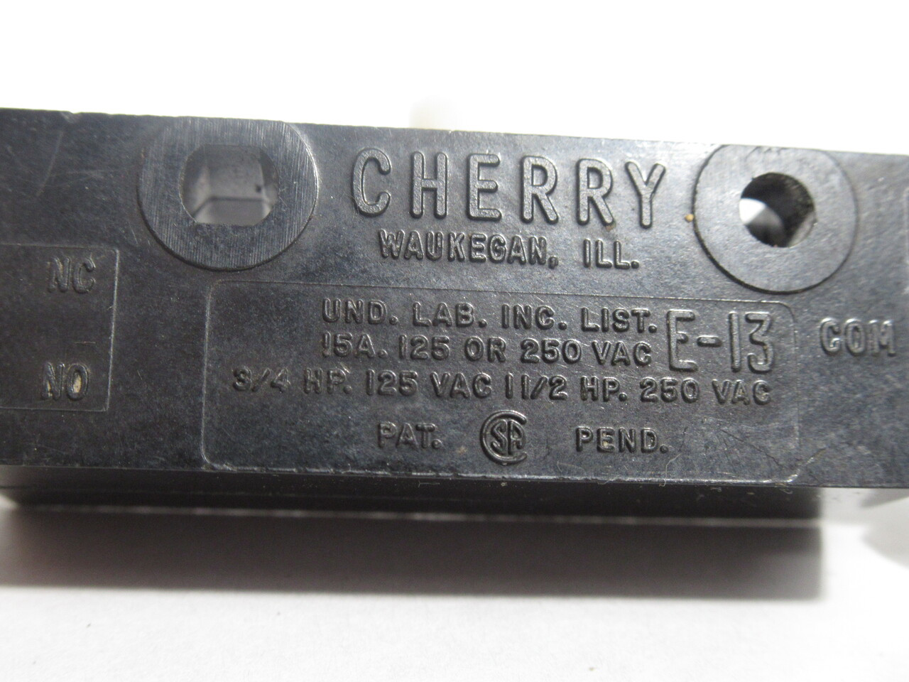 Cherry E13-00E Miniature Snap Action Limit Switch 15A@125/250V 3/4HP@125V USED
