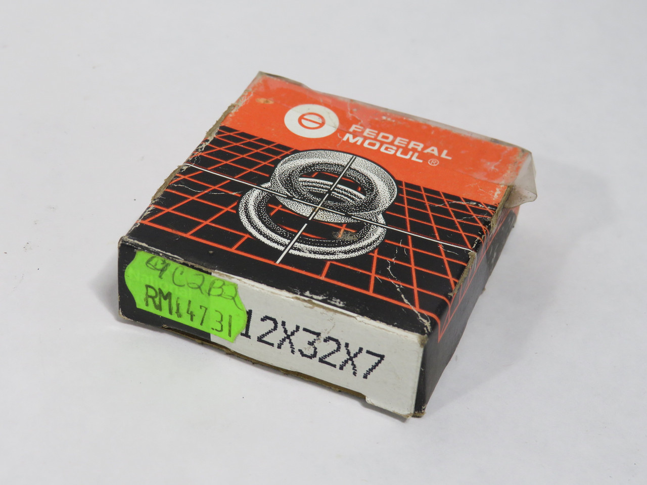 National Federal Mogul 12X32X7 Oil Seal 32mm OD 12mm ID 7mm W BOX DAMAGE NEW