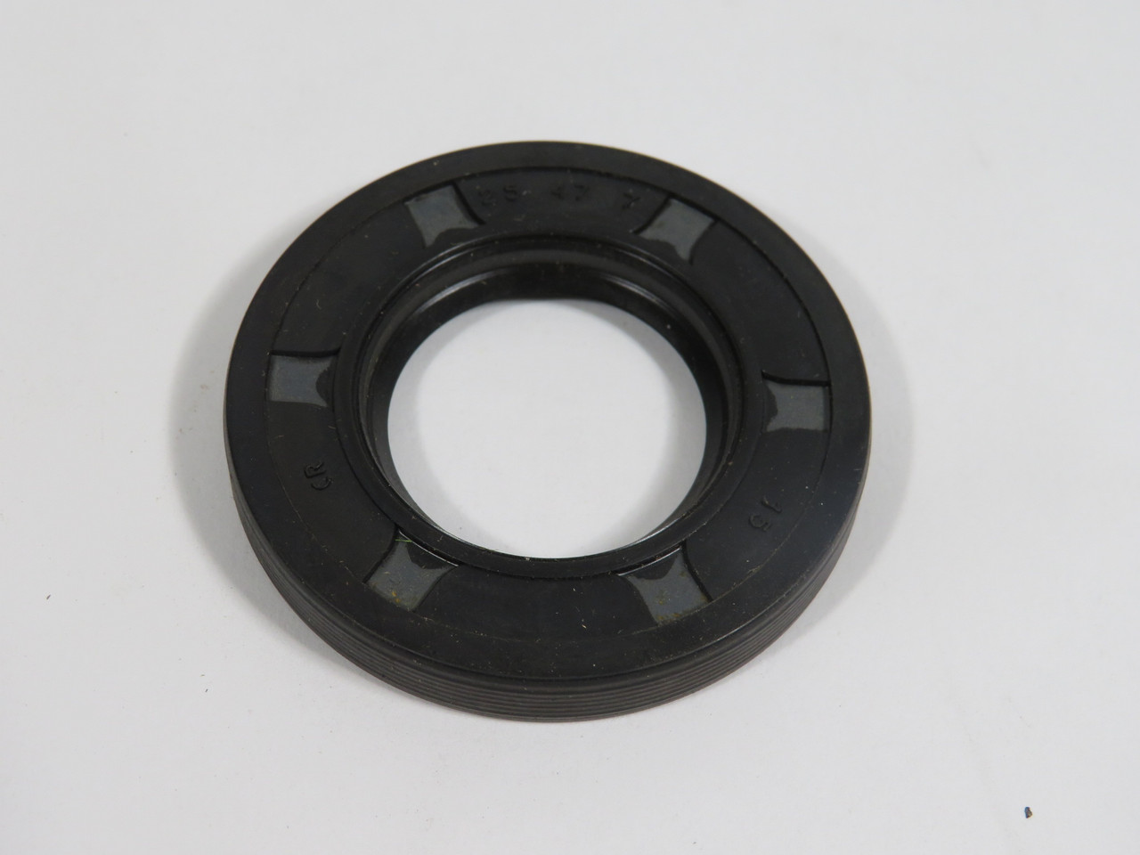 SKF 9748 Nitrile Oil Seal 25mm ID 47mm OD 7mm W BOX DAMAGE NEW