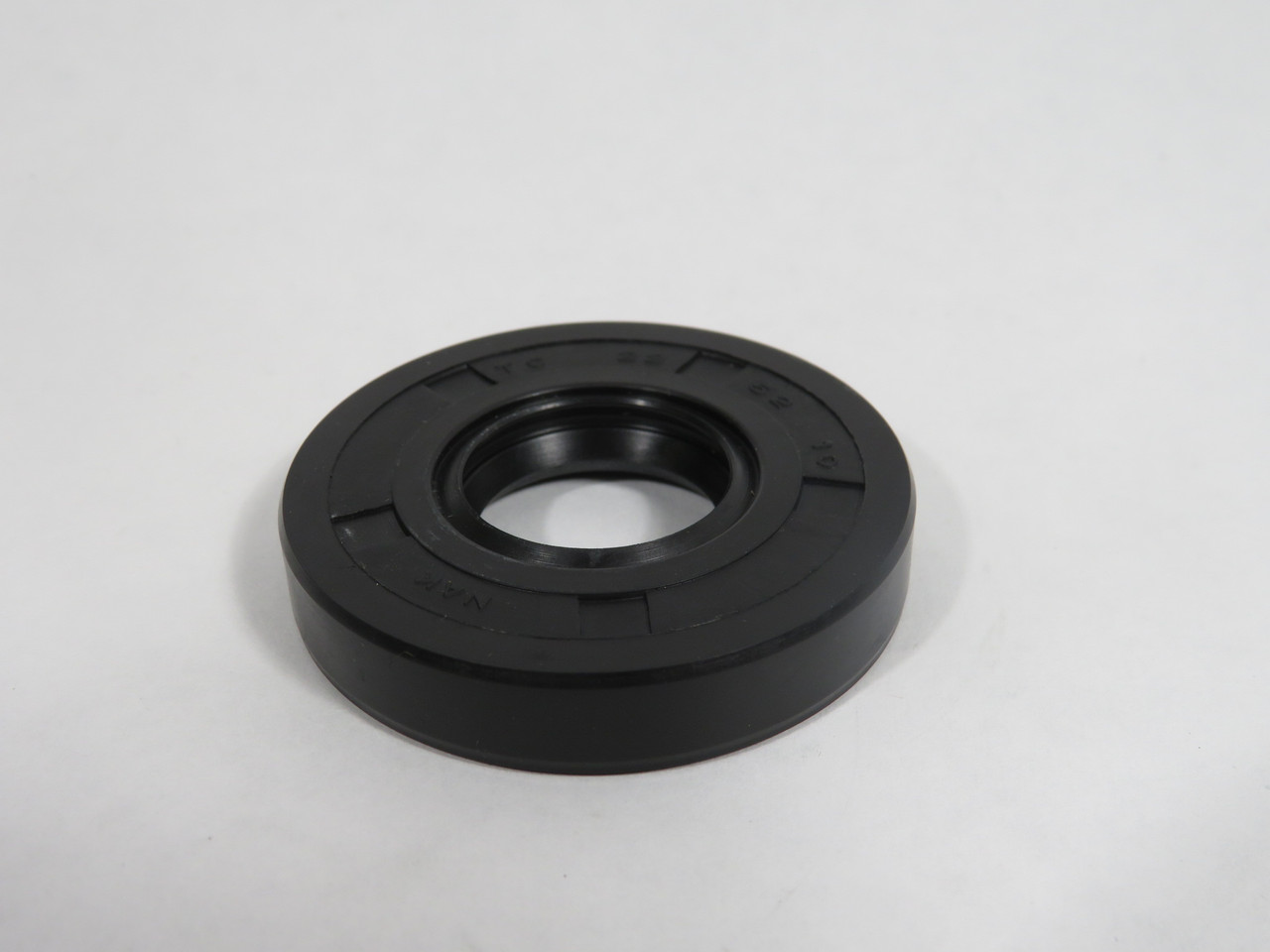 NAK TC22X52X10 Nitrile Oil Seal 22mm ID 52mm OD 10mm W NOP