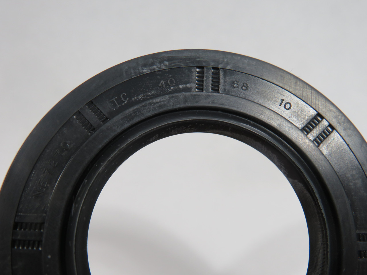 PIANTK NE7270 Nitrile Oil Seal 40mm ID 68mm OD 10mm W TC40X68X10 NOP