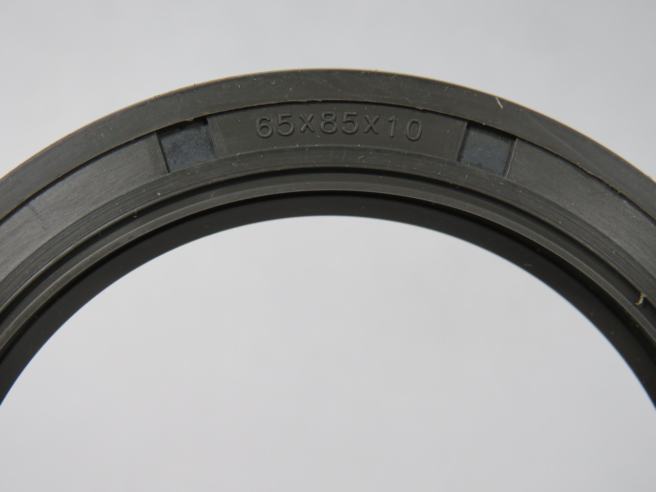 SKF 692613 Nitrile Oil Seal 65mm ID 85mm OD 10mm W NEW