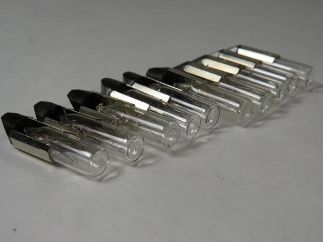 Chicago Miniature 120PSB Mini Bulb Slide Base 120V 0.025A 3W Lot of 10 NOP