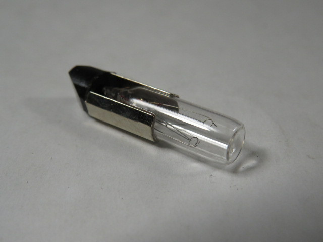 Chicago Miniature 120PSB Mini Bulb Slide Base 120V 0.025A 3W Lot of 10 NOP