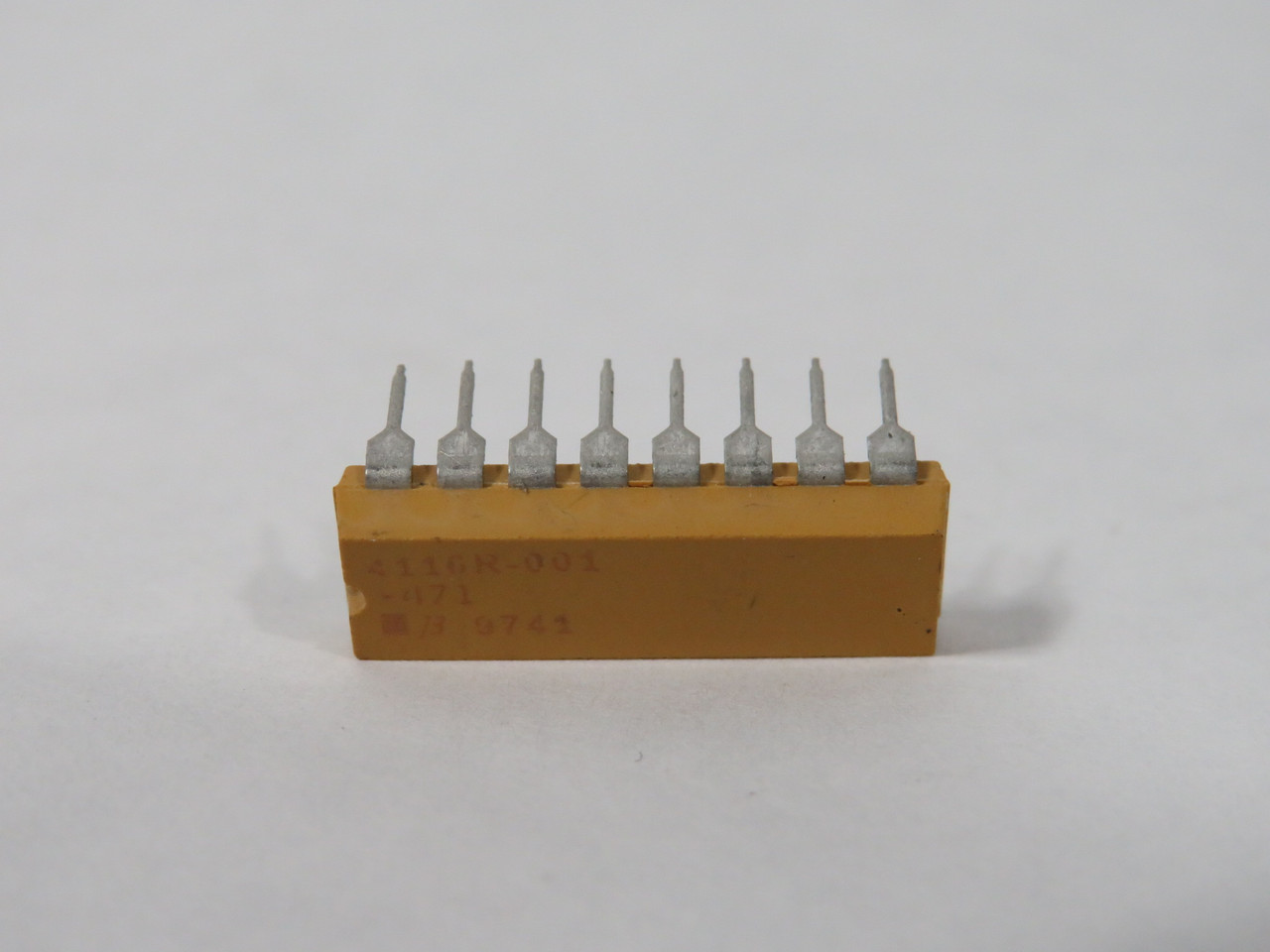 Bourns 4116R-001-471 Resistor Array 16-Pin 470 Ohms +/- 2% NOP