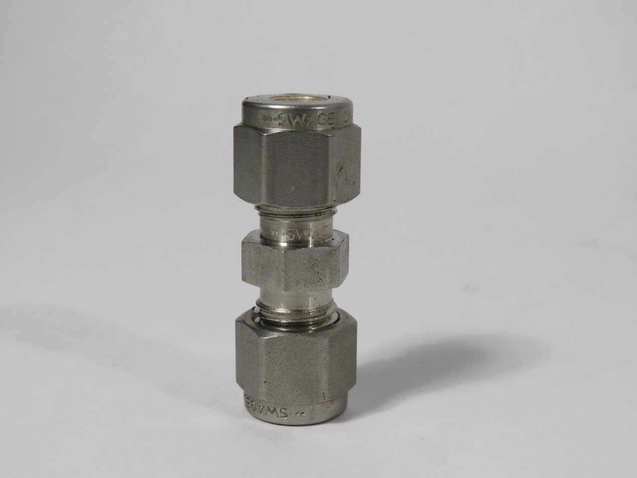 Swagelok SS-400-6 Stainless Steel Union Fitting 1/4" Tube OD NOP