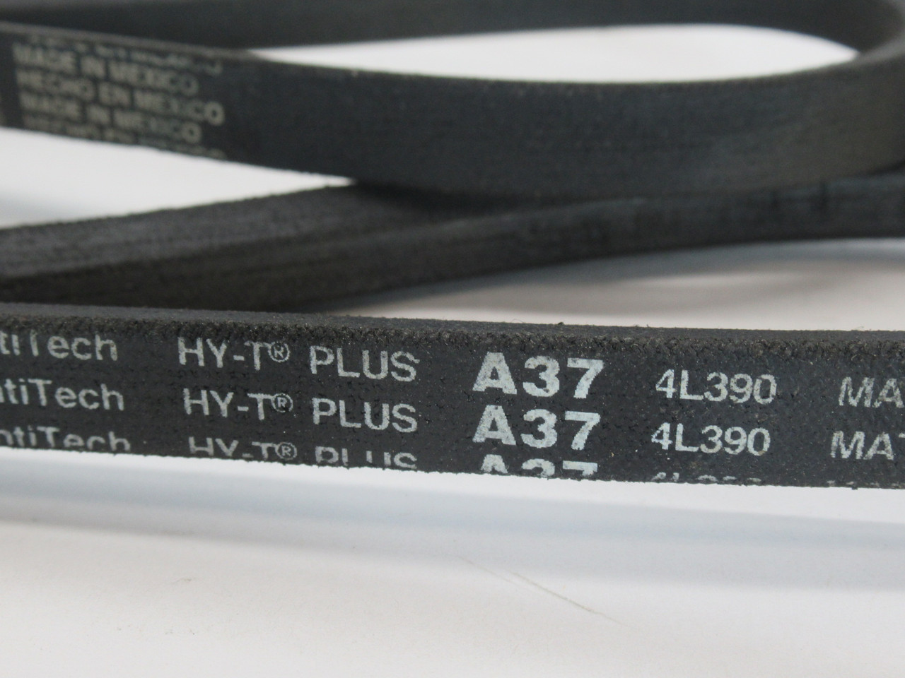 Continental A37 4L390 V-Belt 39" Outside L 0.5" W 0.31" Thickness NEW