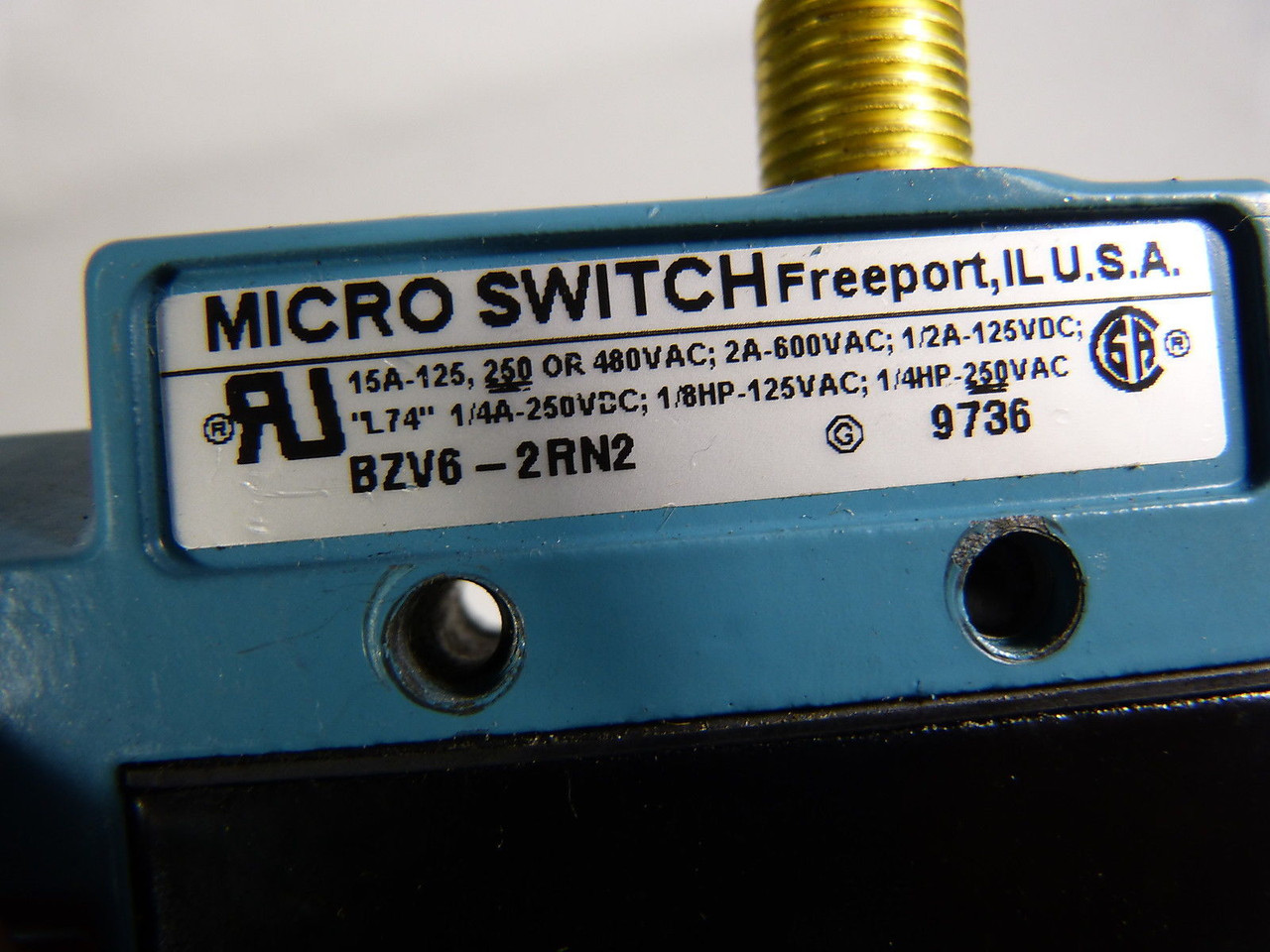 Microswitch BZV6-2RN2 Top Roller Arm Limit Switch 15A 250VDC *No Actuator* USED