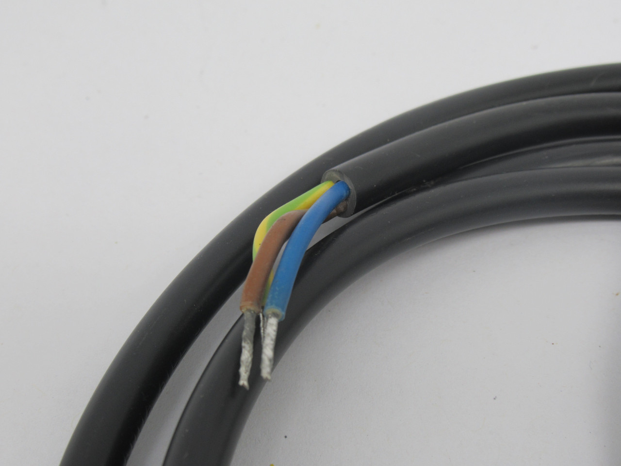 MPM E462N2N30021C42 Overmolded Cordset 2Pole 1Ground 3.0m Cable 24V Red LED NOP