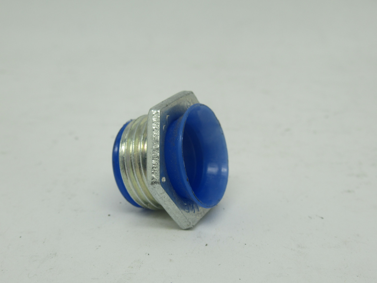 Thomas & Betts 1943 Nylon Insulated Chase Nipple 3/4" USED