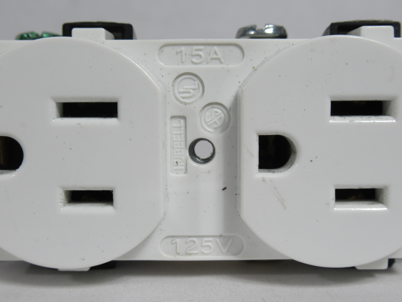 Hubbell Bryant CRS15WTR Grounding Duplex Receptacle 15A 125V 2P 3Wire USED