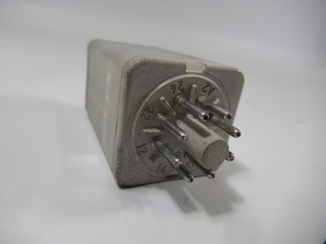 Allen-Bradley 700-HA32A1-4 Series A Relay 120VAC Coil 10A 230VAC 8-Pin USED