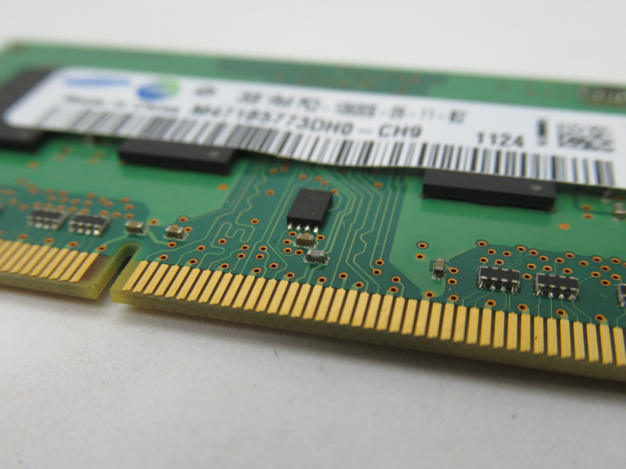 Samsung M471B5773DH0-CH9 SDRam Memory Module 2GB USED