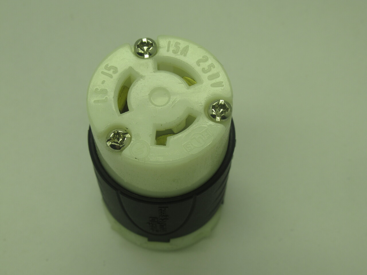 Pass & Seymour PSL615C Turnlok Connector 15A 250V 2Pole 3Wire USED