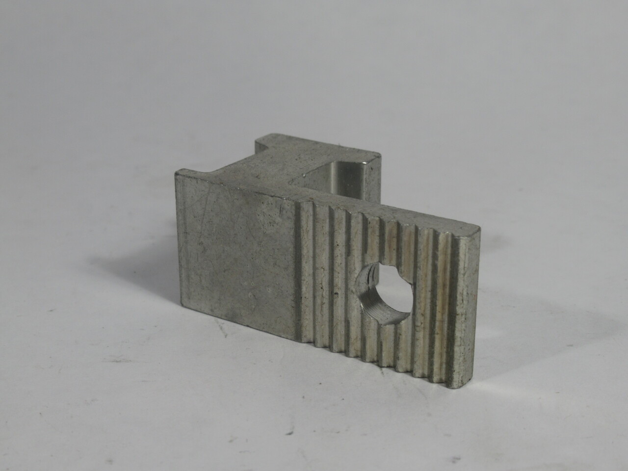 CMC AB-350S Solderless Single Conductor Lug 350kcmil 6AWG CU9AL USED