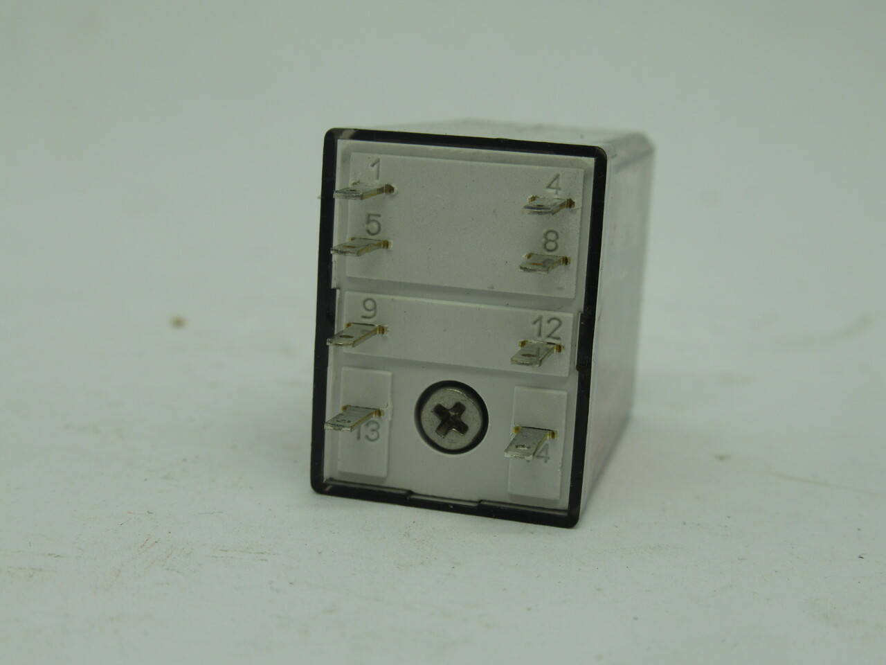 Finder 55.32.8.120.0040 Relay 120VAC 10A 8 Blade USED