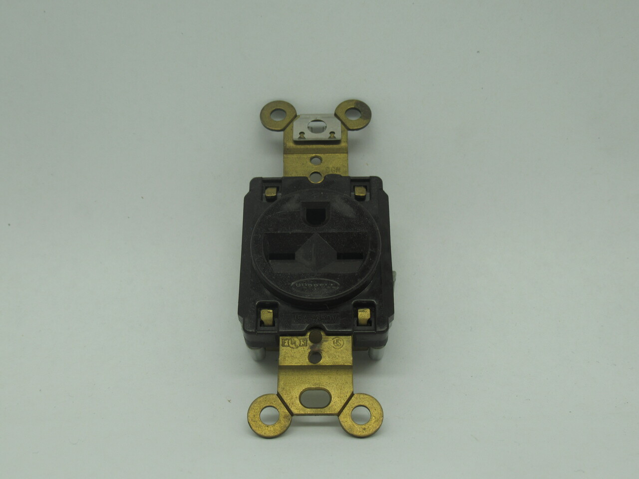 Hubbell HBL5661 Single Receptacle 15A 250V 3-Wire 2-Pole 6-15R USED