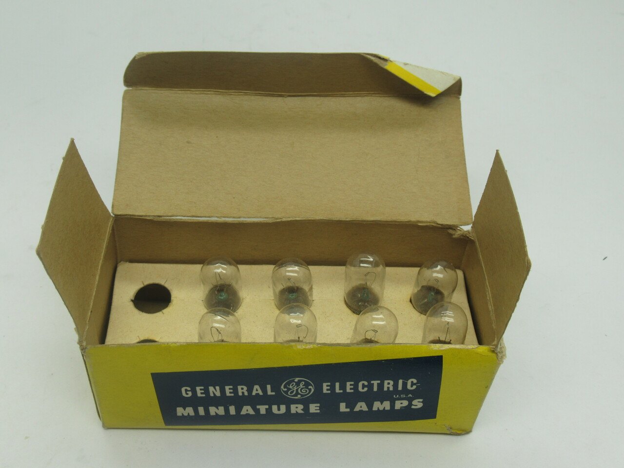 General Electric 1479 Indicator Bulb 14V .17A Lot Of 8 DAMAGED BOX NEW