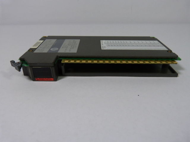 Allen-Bradley 1771-OW16 Electromechanical Contact Output Module USED