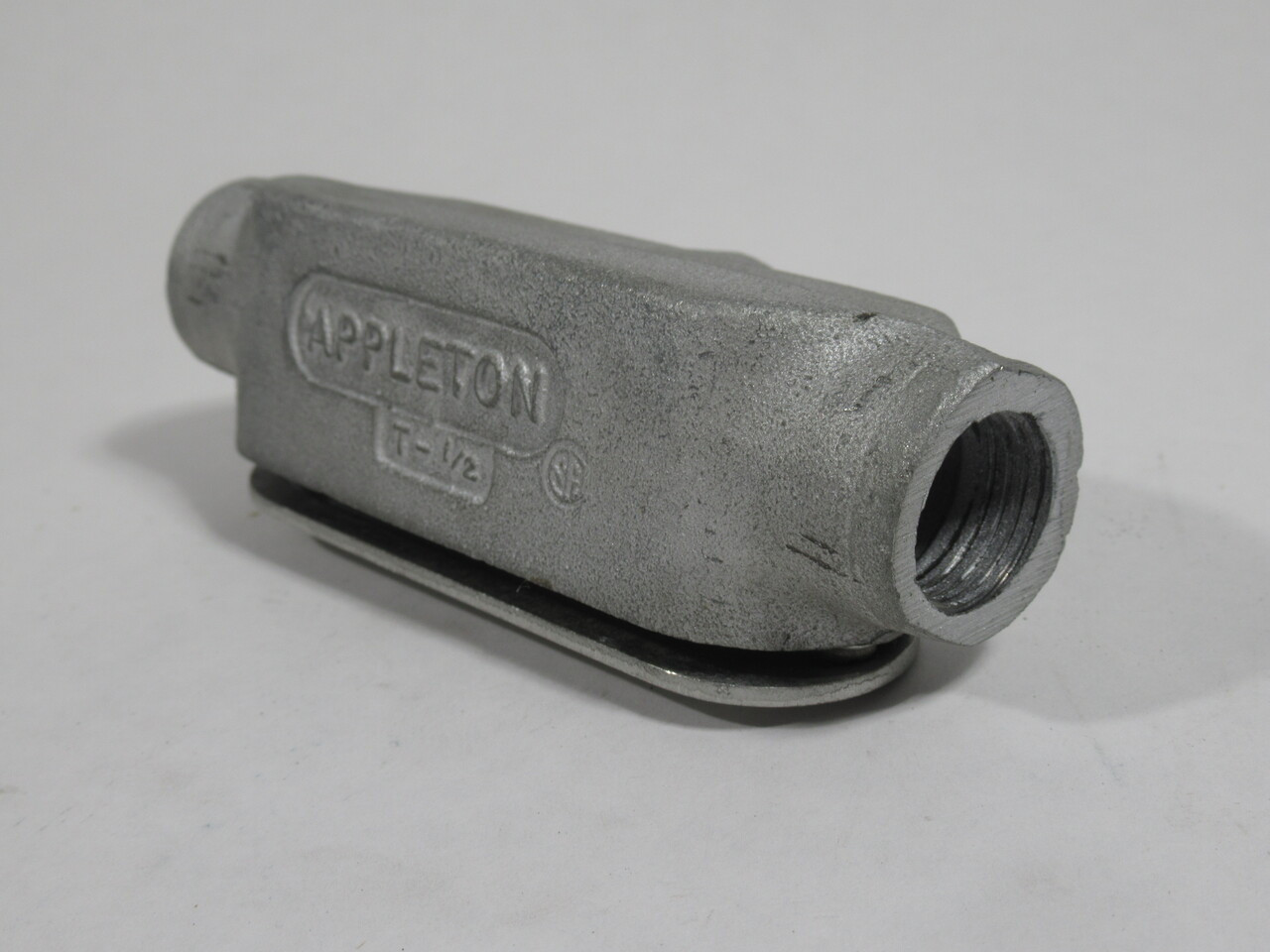 Appleton T-1/2 Threaded Conduit w/ Cover 1/2" USED