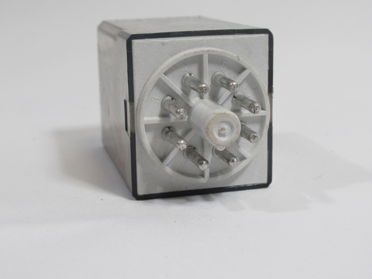 Allen-Bradley 700-HA32A1 Tube Base Relay Ser D 120VAC 50/60HZ 10A 250V USED