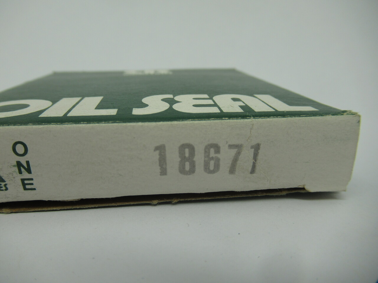 CR 18671 Oil Seal 1.875 X 2.758 X 0.313 Inch NEW